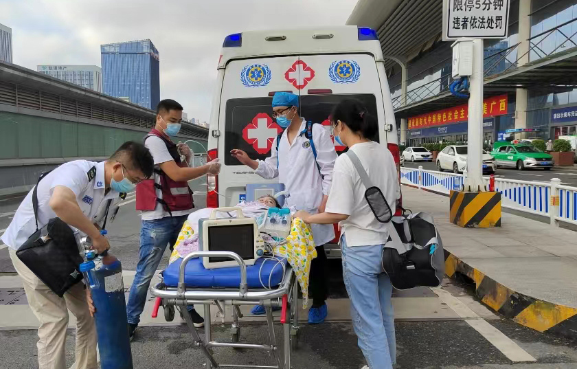 东方市救护车出租公司